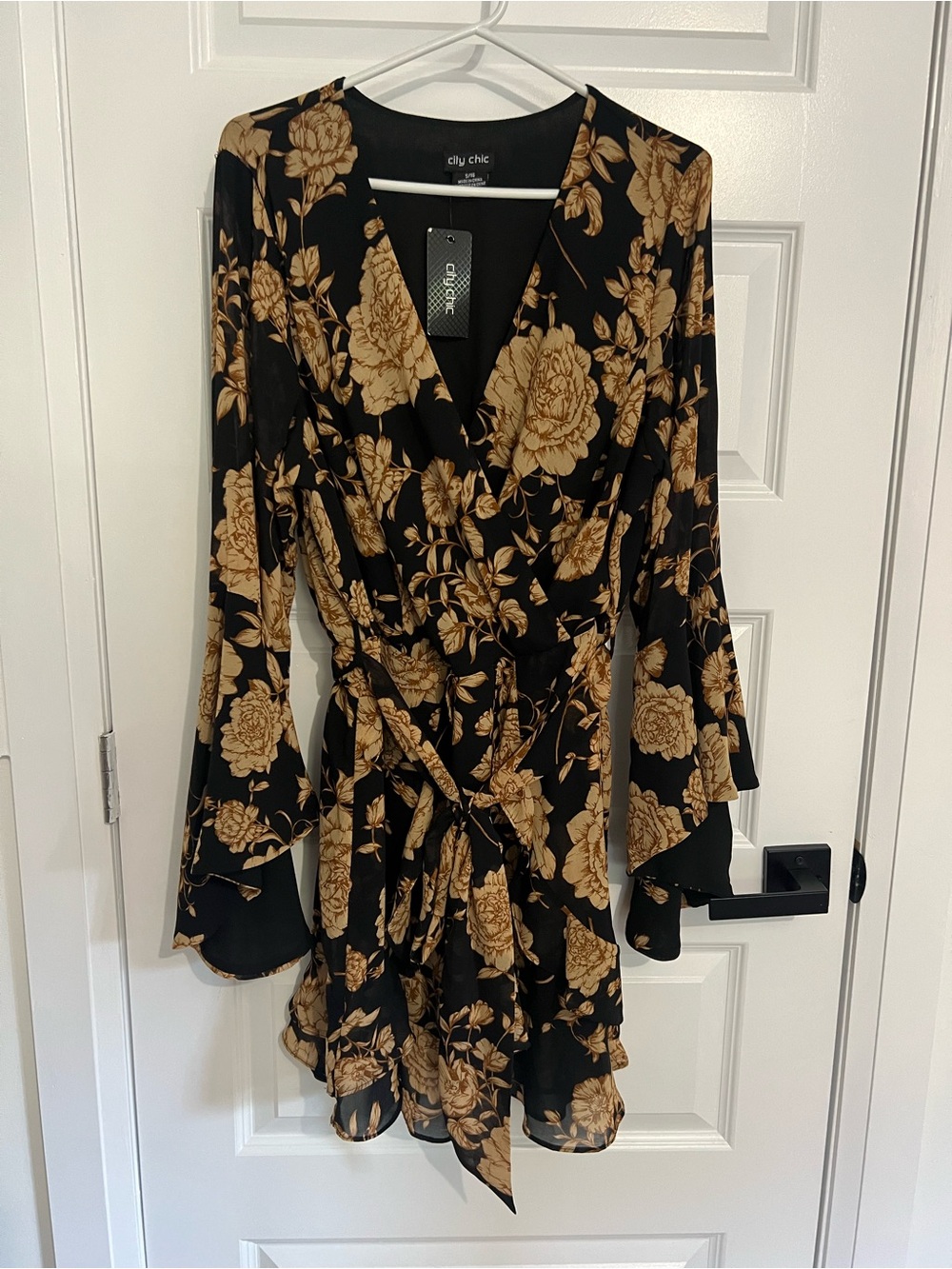 273 - NWT City Chic Black & Tan Floral Wrap Dress